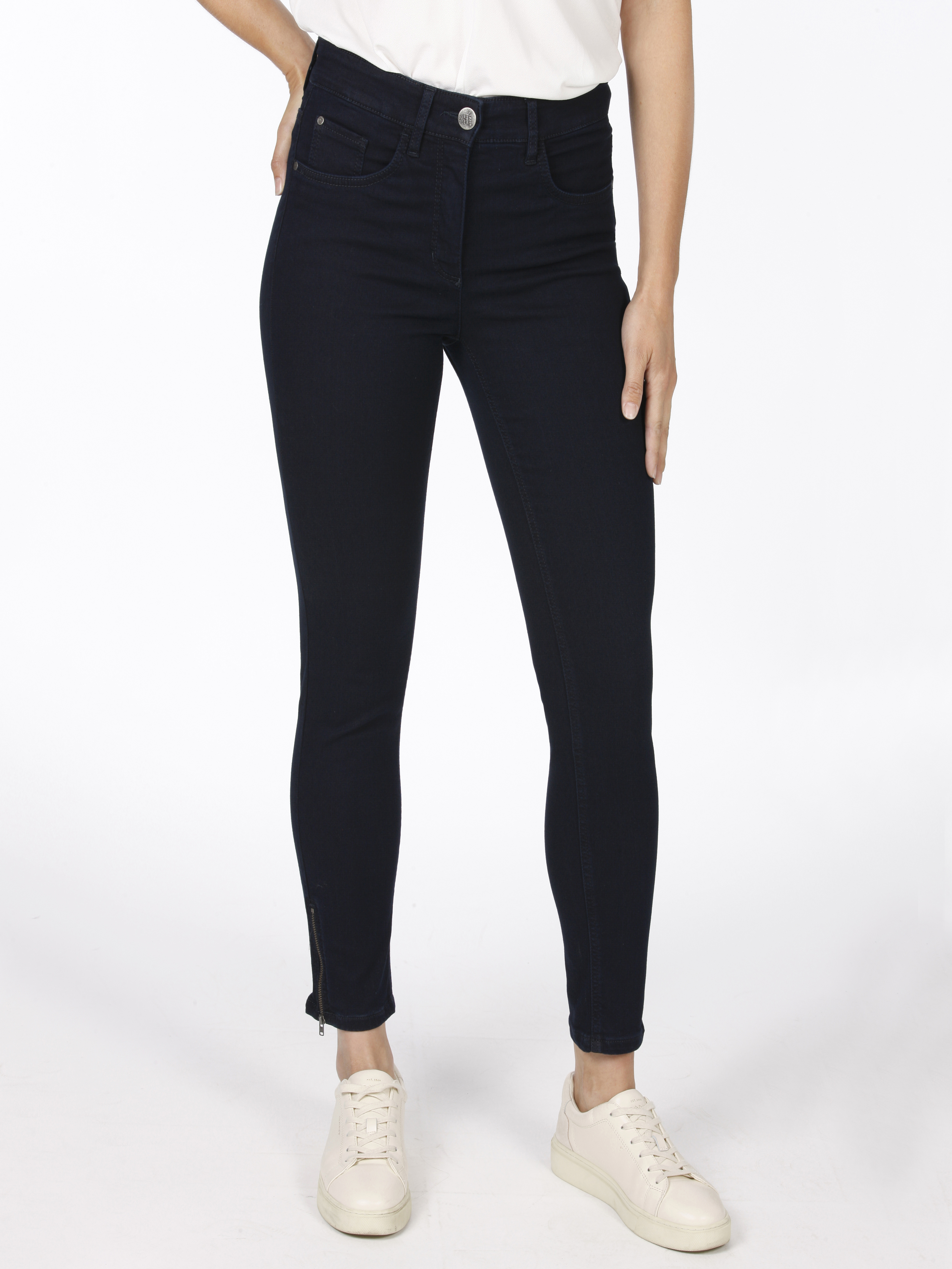 Twiggy Zip